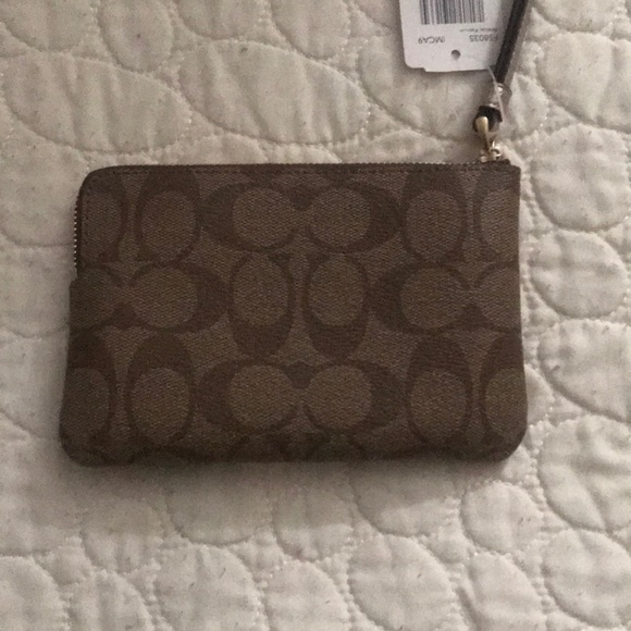 NWT authentic Coach wristlet - Picture 3 of 6
